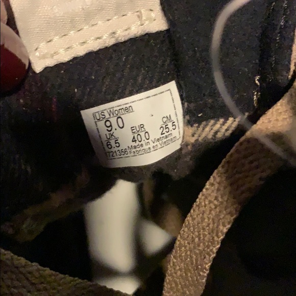 Woman’s MTE Vans - Picture 4 of 4